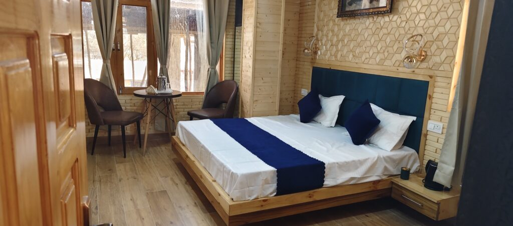 khojans-homestay-honeymoon-suite